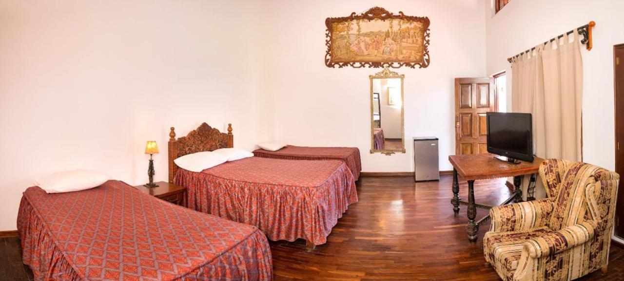 Hotel El Huarango Ica Exteriör bild